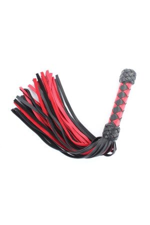 Черно-красная плеть с плетеной ручкой с ромбовидным узором - 45 см.